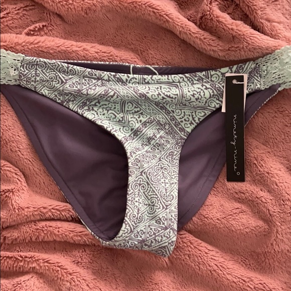 Bikini Set - Picture 3 of 4